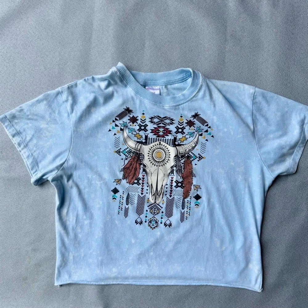 No Boundaries Womenβs Aztec Western Ethnic Washed Graphic Crop Tee Small